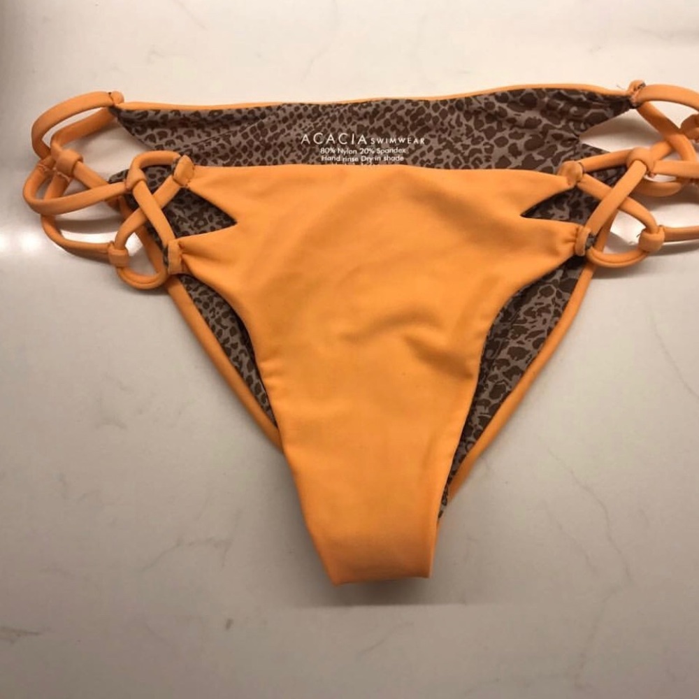Loquat acacia bottoms (never worn)